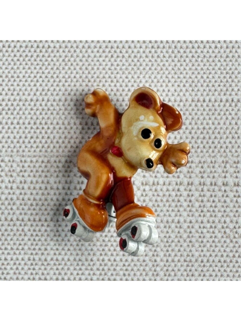 Vintage Roller Blading Dog Enamel Brooch Whimsical Figural Pin 1" x .75" Fun & Q